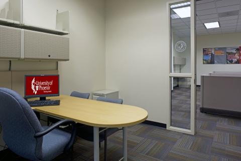 TD4 University of Phoenix Private Office (3)